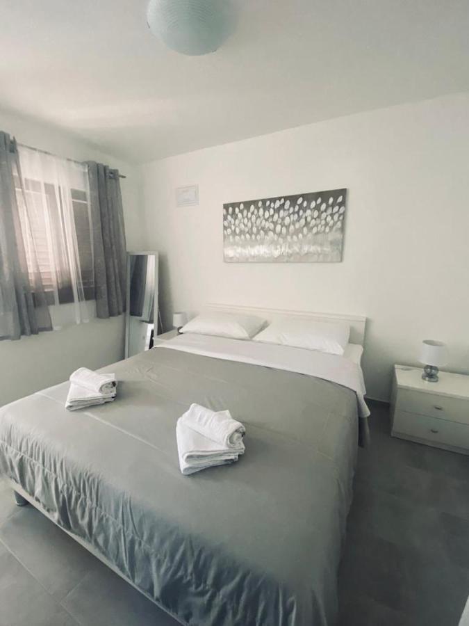 Apartmani Mila Starigrad Paklenica Zewnętrze zdjęcie