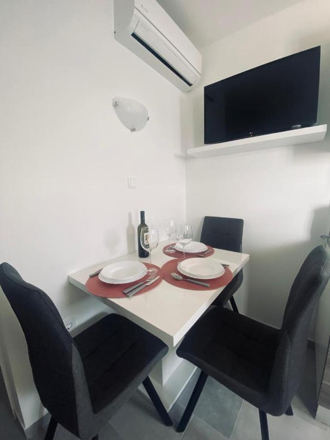 Apartmani Mila Starigrad Paklenica Zewnętrze zdjęcie