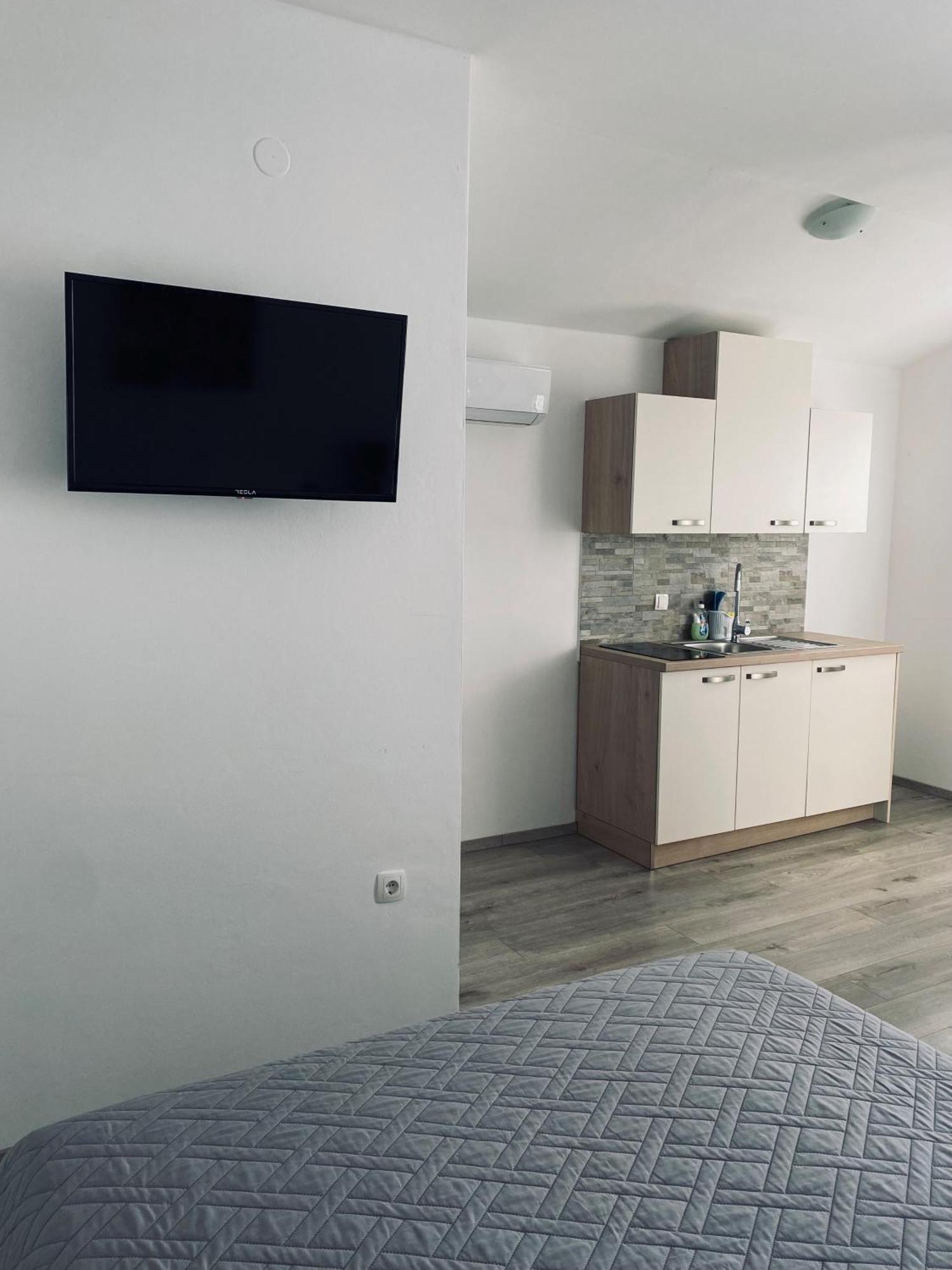 Apartmani Mila Starigrad Paklenica Zewnętrze zdjęcie