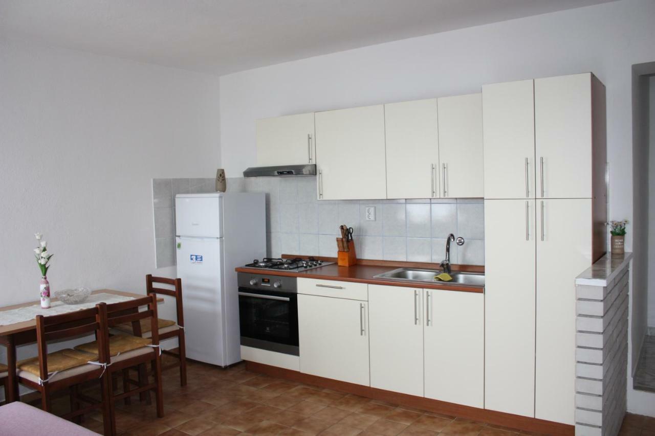 Apartmani Mila Starigrad Paklenica Zewnętrze zdjęcie