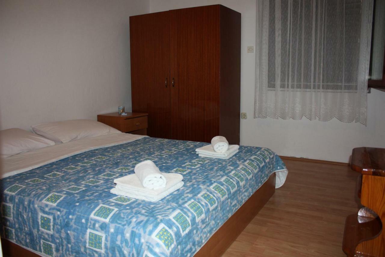 Apartmani Mila Starigrad Paklenica Zewnętrze zdjęcie