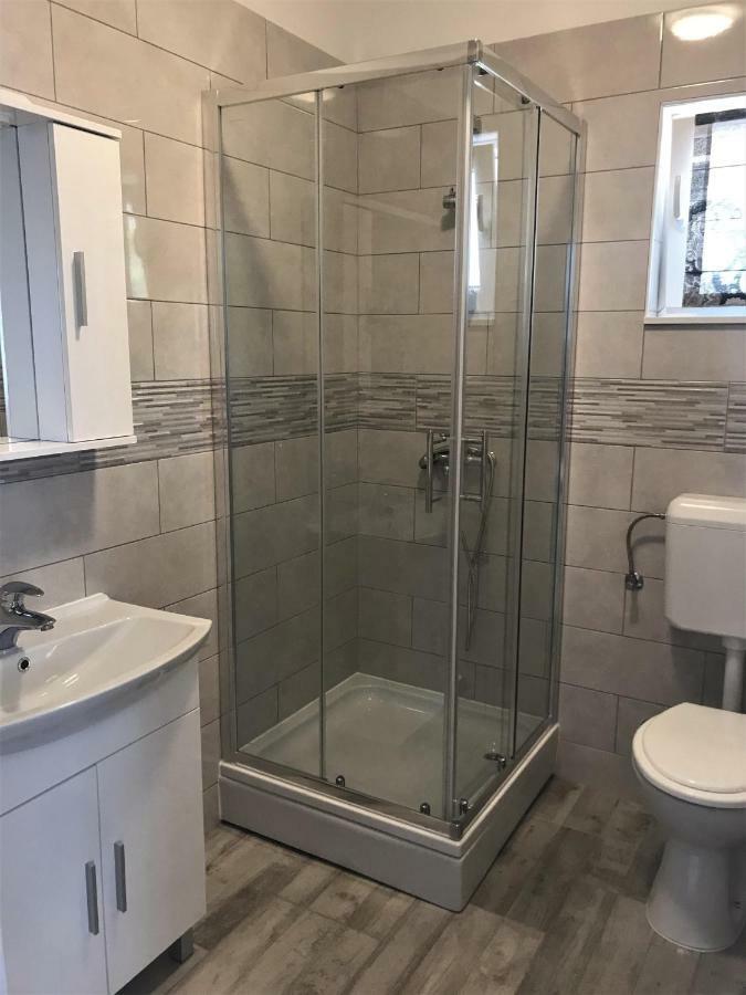 Apartmani Mila Starigrad Paklenica Zewnętrze zdjęcie