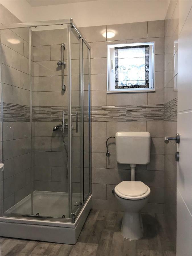 Apartmani Mila Starigrad Paklenica Zewnętrze zdjęcie