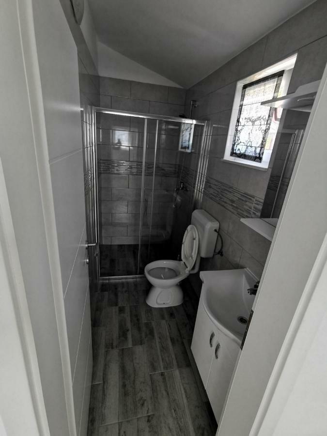 Apartmani Mila Starigrad Paklenica Zewnętrze zdjęcie