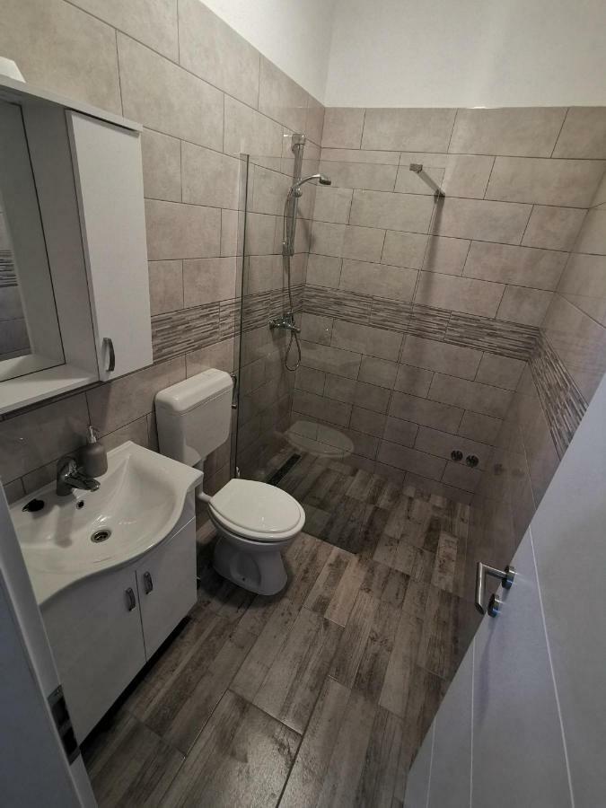 Apartmani Mila Starigrad Paklenica Zewnętrze zdjęcie